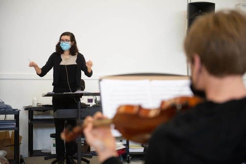 Val directs ensemble during Winterim